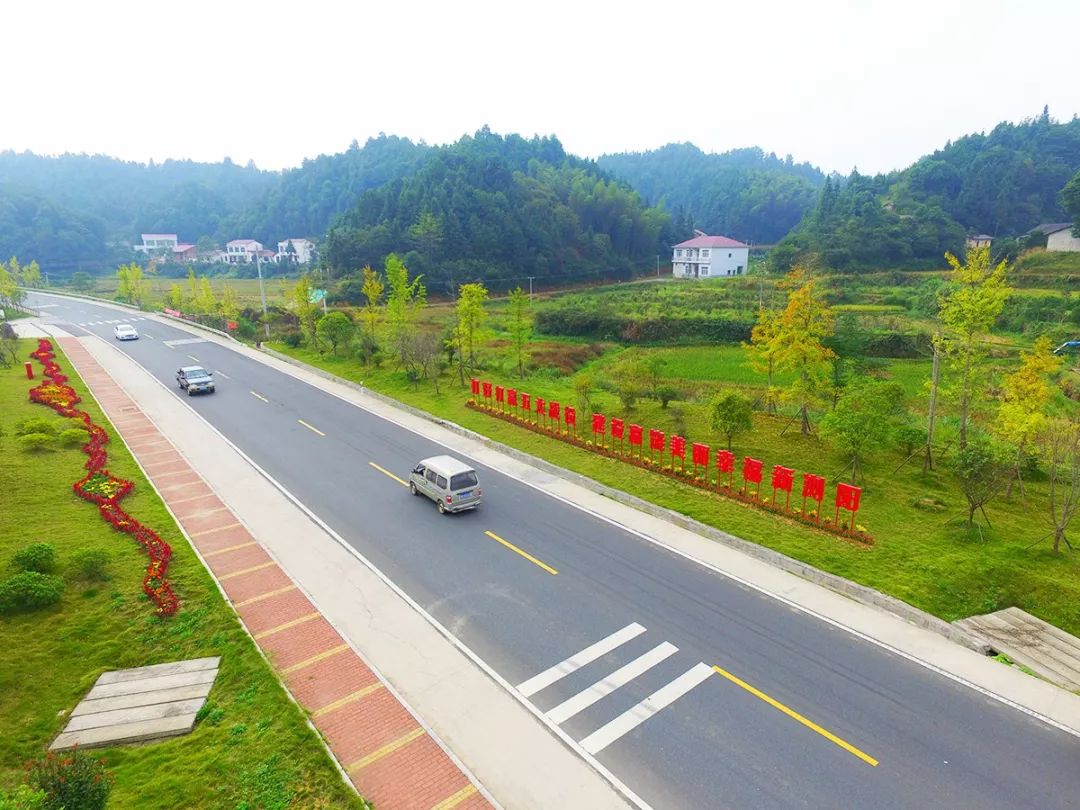 “湖南最美乡村公路”沿线景观提质改造，网红坝”一次次成功“出圈”