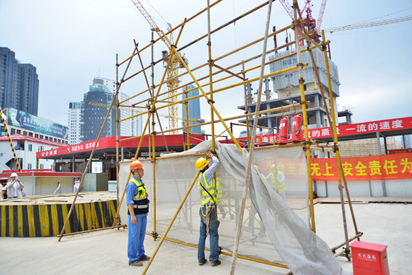 “灿都”台风疯狂来袭，上海建筑工地及加梯工程要做好这些防备工作