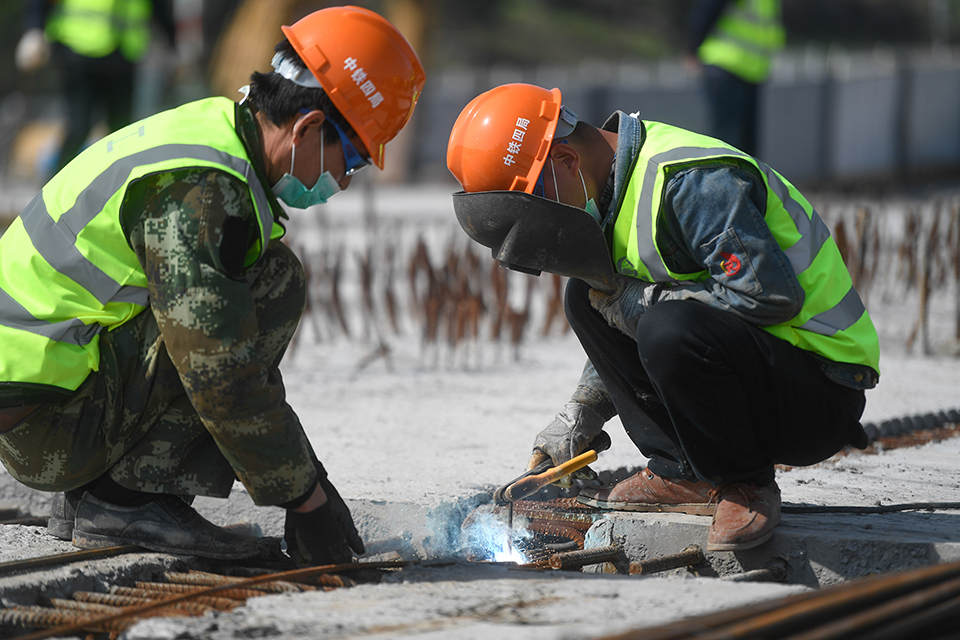 又一地明确：禁止录用60周岁以上人员从事施工作业