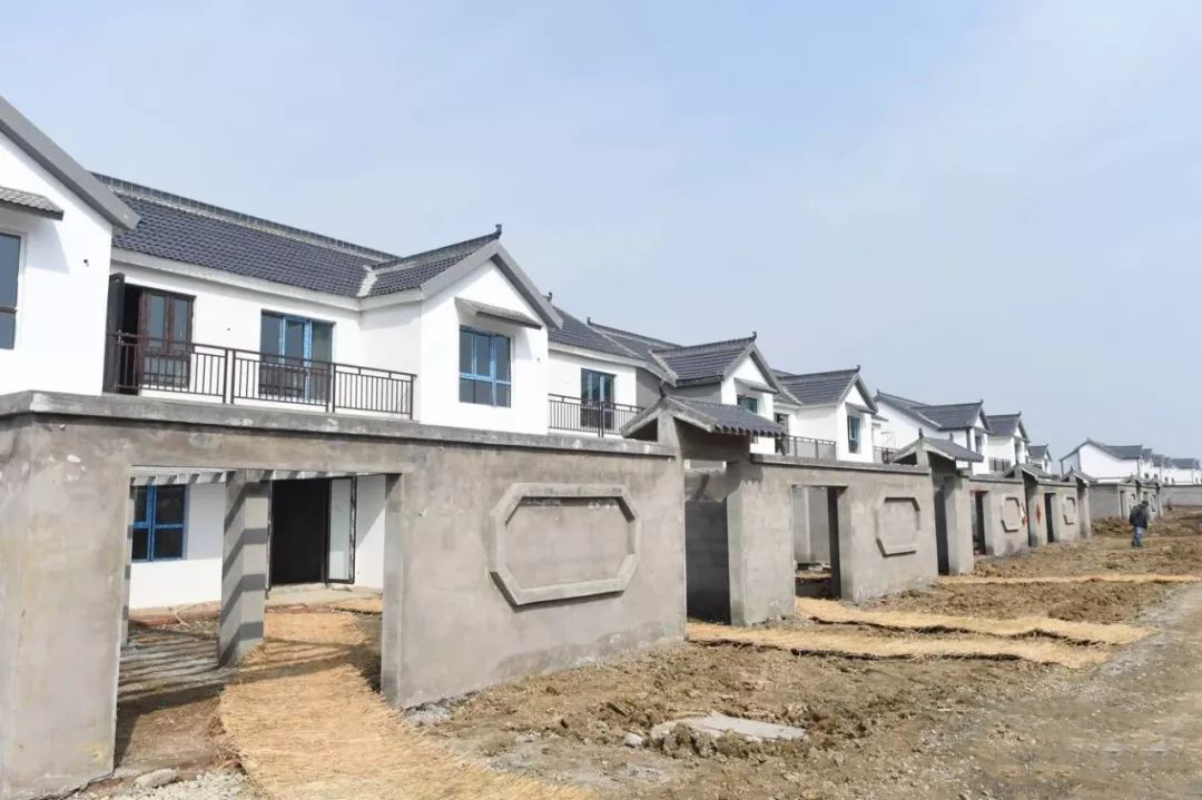 鼓励采用超低能耗居住建筑节能标准，农村住房建设试点示范来了