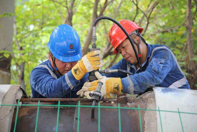 保障群众温暖过冬，河南住建系统火速抢修热力设备