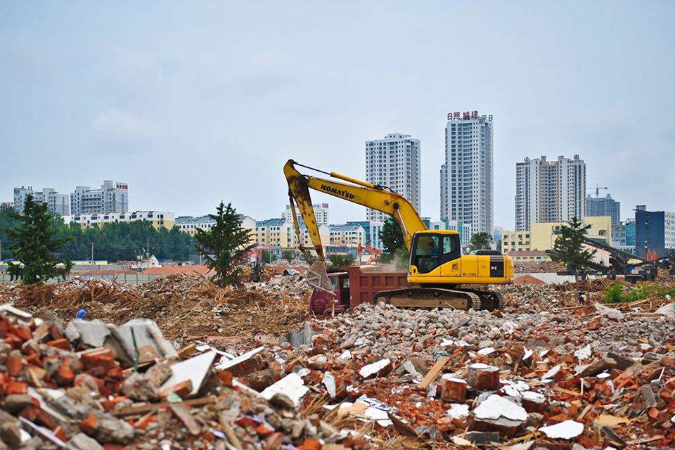 阻断交界地带建筑垃圾偷运乱倒行为，京津冀联合整治建筑垃圾乱倒