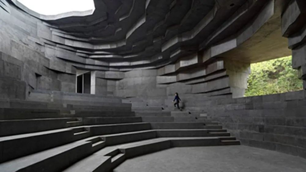 北京建成整体式露天音乐厅，主体用当地石头制成的骨料进行强化