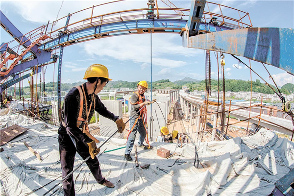 频频刷新“中国高度”!湖北推动建筑业迈上2万亿元新台阶